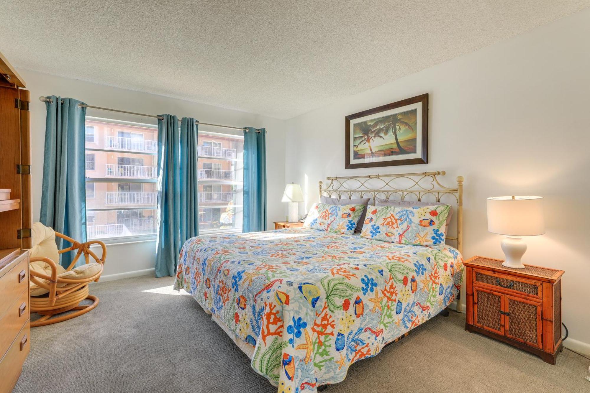 Central Cocoa Beach Condo With View, Steps To Beach! Экстерьер фото