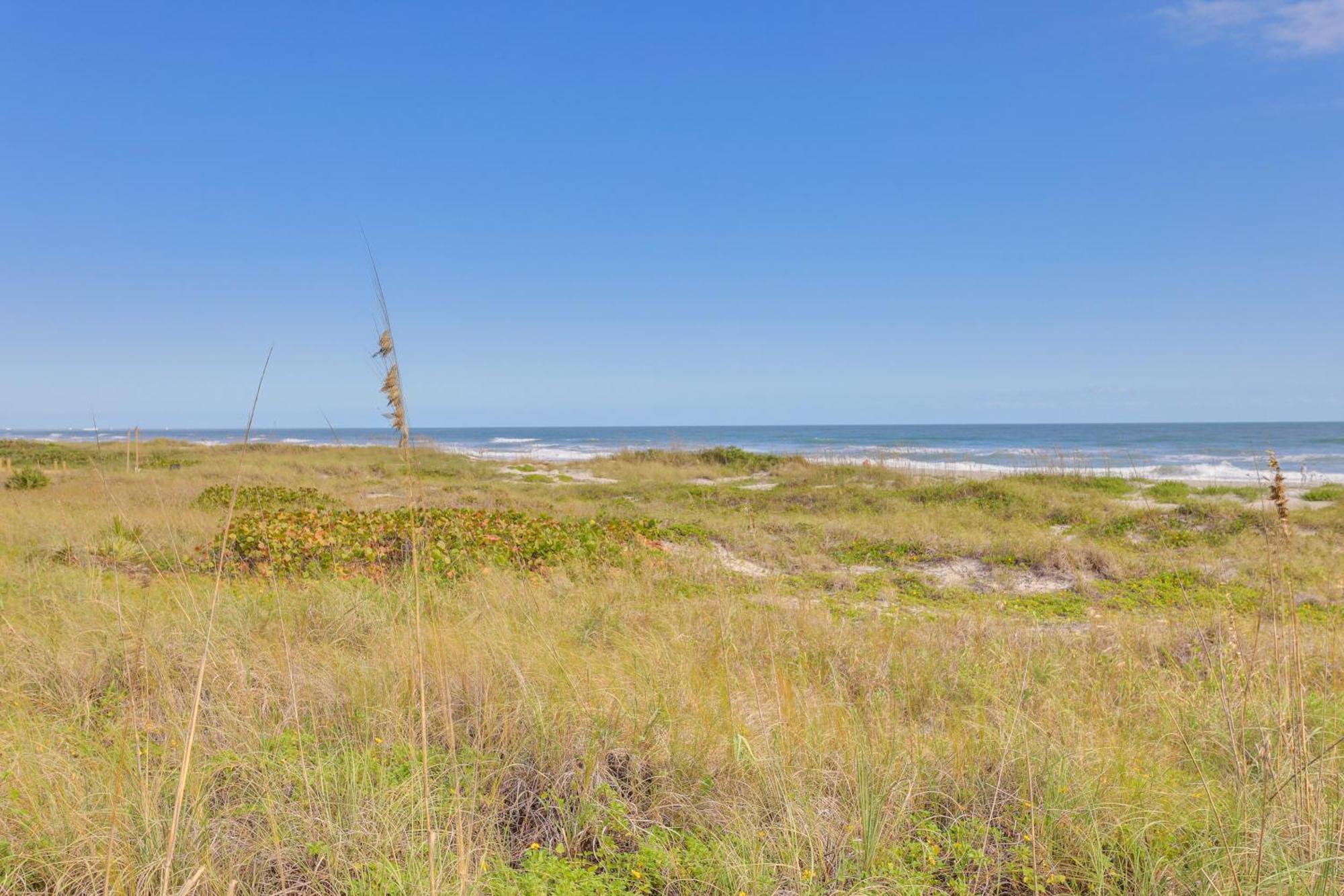Central Cocoa Beach Condo With View, Steps To Beach! Экстерьер фото