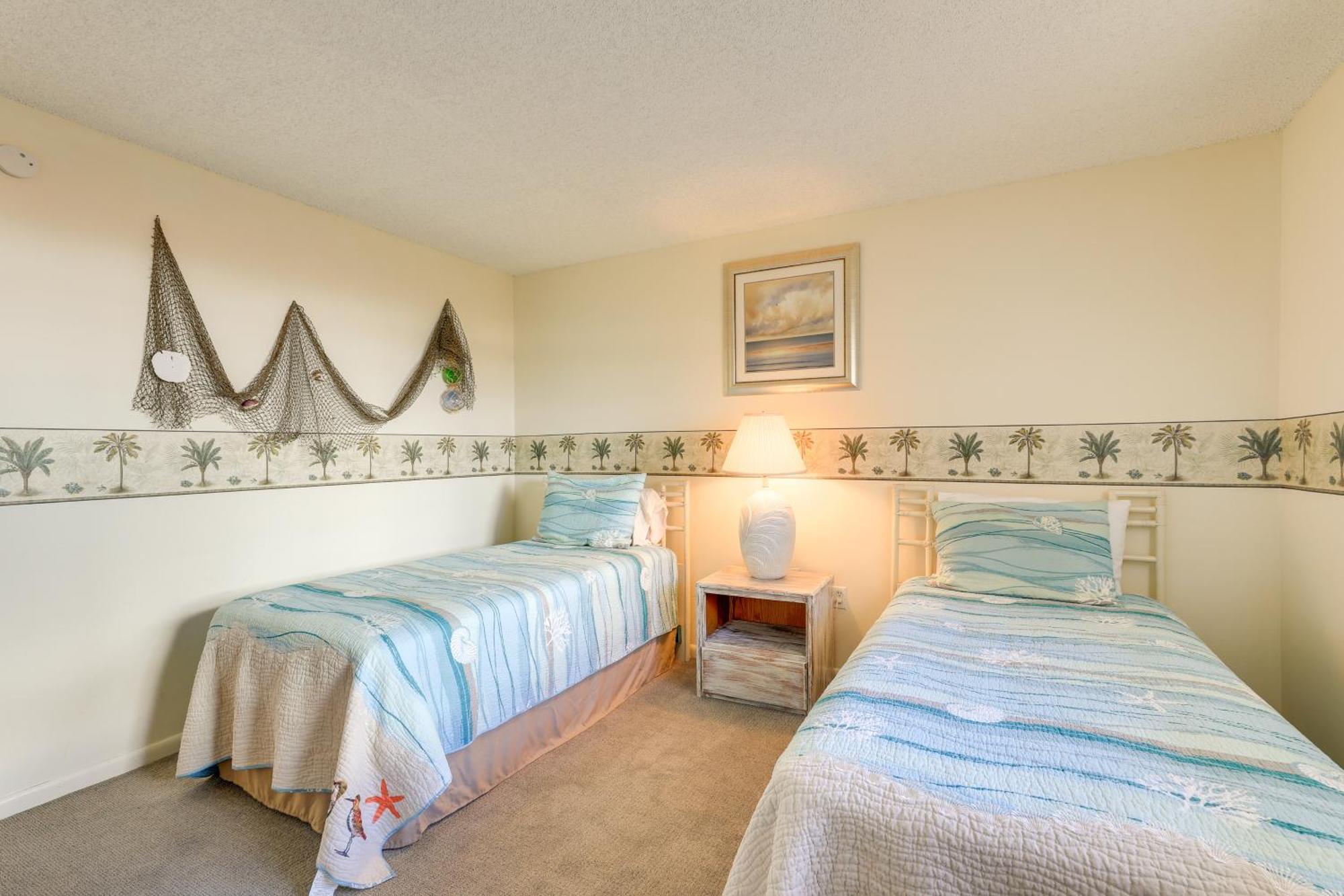 Central Cocoa Beach Condo With View, Steps To Beach! Экстерьер фото