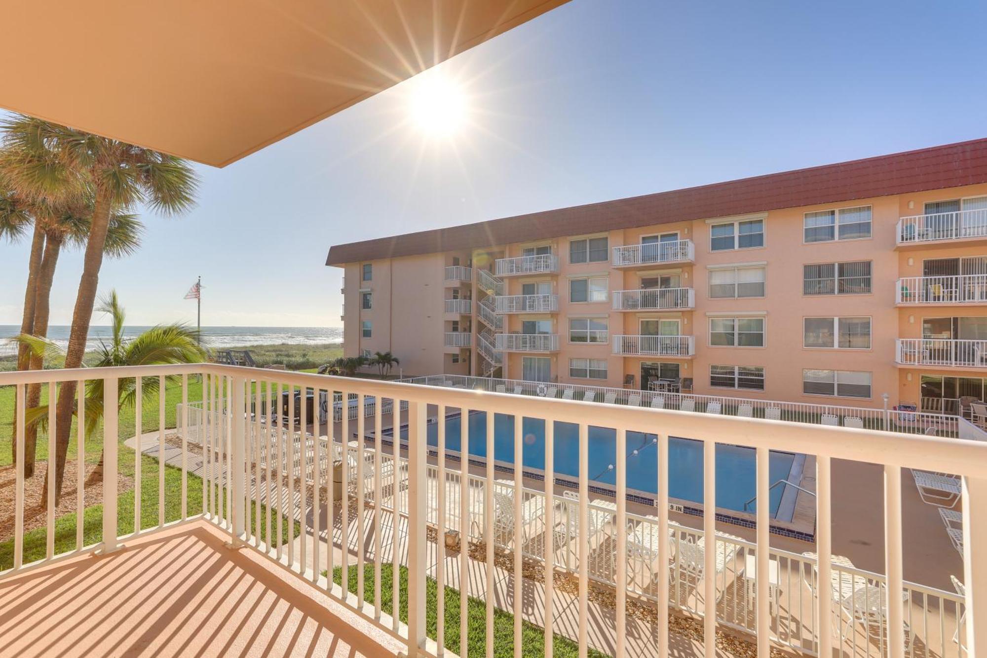 Central Cocoa Beach Condo With View, Steps To Beach! Экстерьер фото
